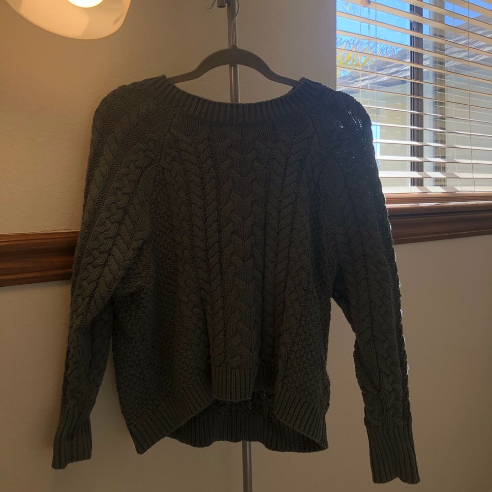 AERIE Army Green Sweater (perfect for leggings!)